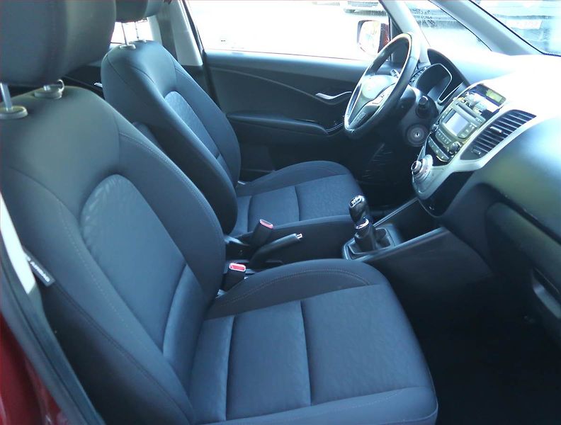 Hyundai ix20 (2015) 1.6 CVVT, Serv.kniha - fotka 9 z 16