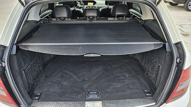 Mercedes-Benz Třídy C 2.2CDi AUT AVANDGARDE  - fotka 18 z 23