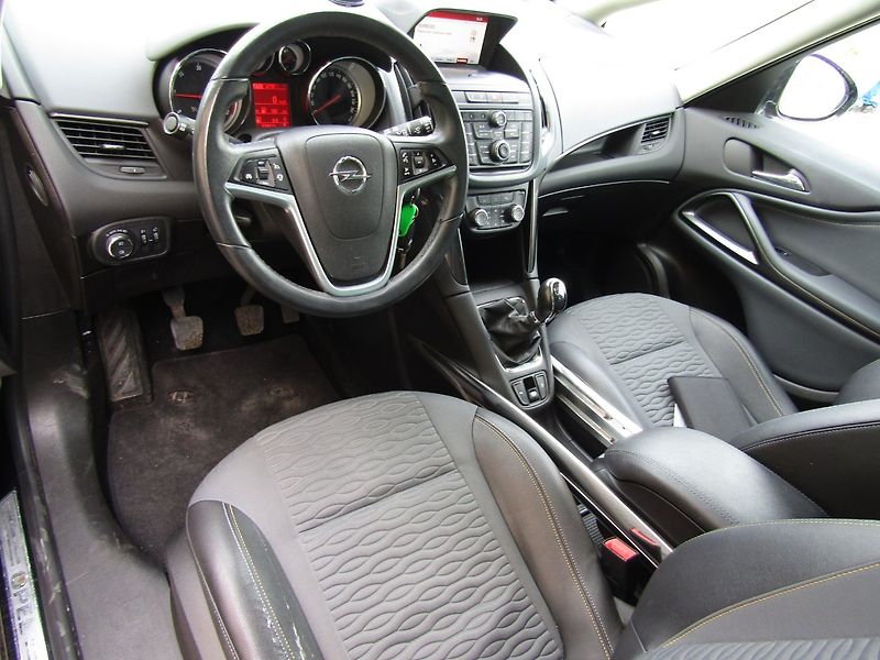 Opel Zafira (2015) 2.0 CDTi ÚPLNÁ SERVISNÍ HISTOR - fotka 13 z 48