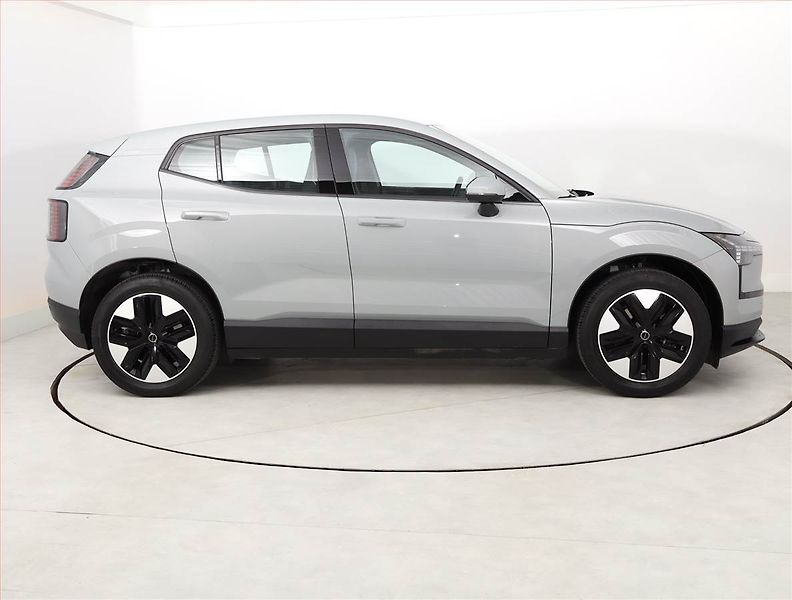 Volvo EX30 (2024) Core 51kWh Single Motor - fotka 6 z 16