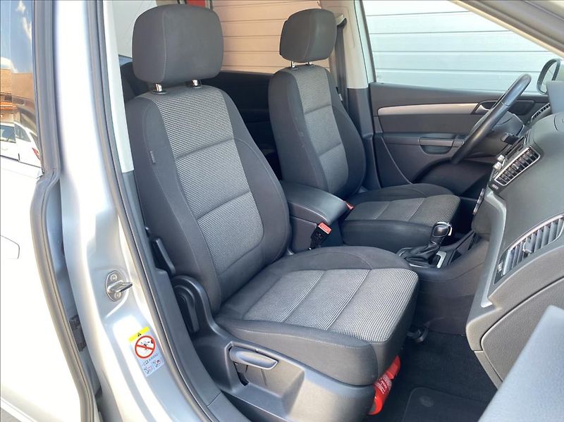 Volkswagen Sharan 2,0 TDI 103kW / DSG / VÝHŘEV - fotka 18 z 46