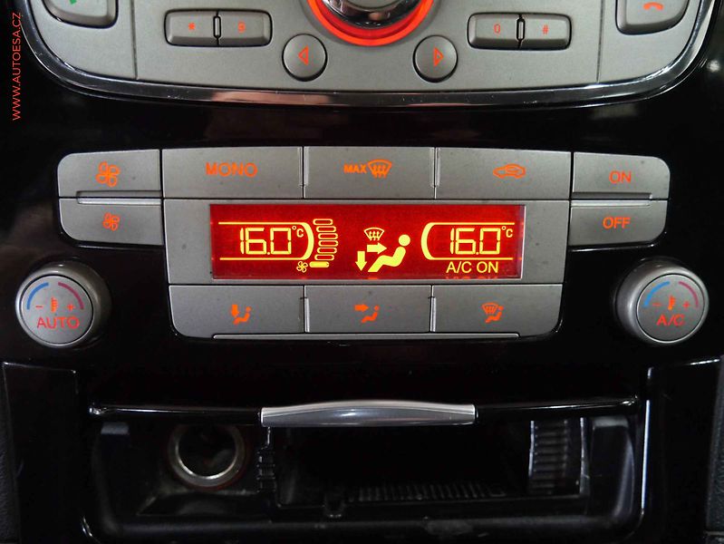 Ford S-MAX (2010) 2.0TDCi 7Míst, AC, tempo - fotka 15 z 18