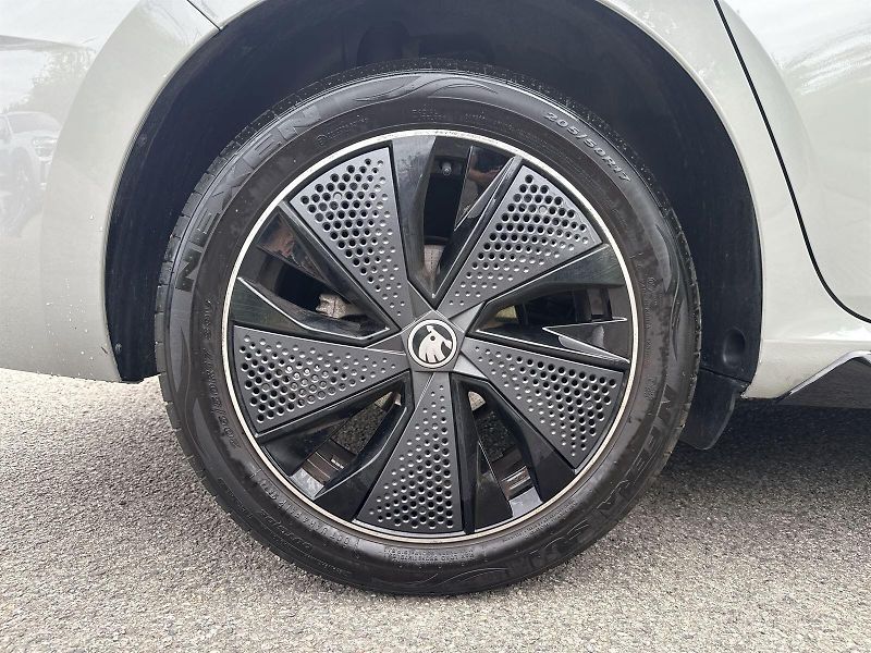 Škoda Scala (2025) 1.5 TSI DSG Monte Carlo - fotka 30 z 33