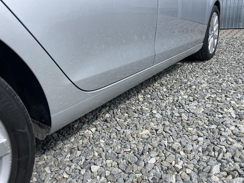 Volkswagen Golf 1.6TDi 105PS  6 HIGHLINE TOP!! - fotka 54 z 176