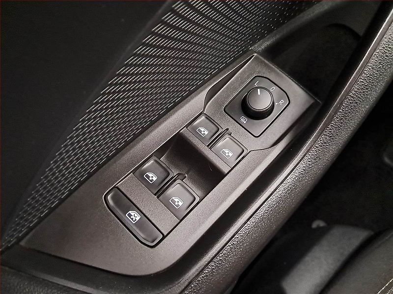 Škoda Octavia (2023) Ambition 2.0 TDI, ČR,1.maj - fotka 18 z 19