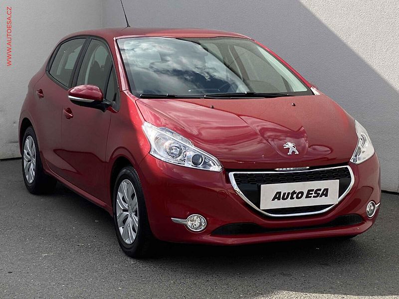 Peugeot 208 (2014) 1.2i, 1.maj,ČR, servis.kniha - fotografie inzerátu