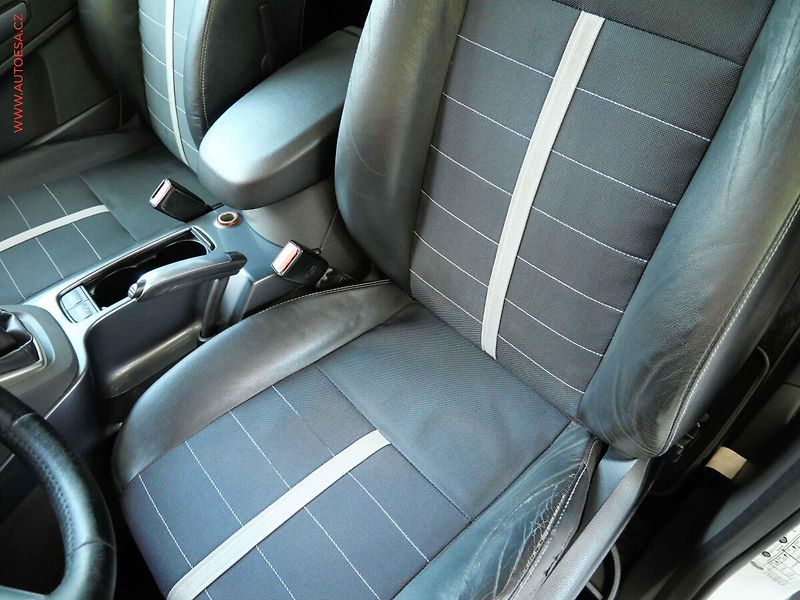 Ford Kuga (2011) 2.0 TDCi 4x4, Navigace - fotka 9 z 22