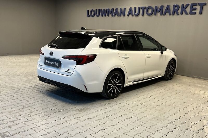 Toyota Corolla 2.0 Hybrid AT GR SPORT DYNAMIC - fotka 2 z 17