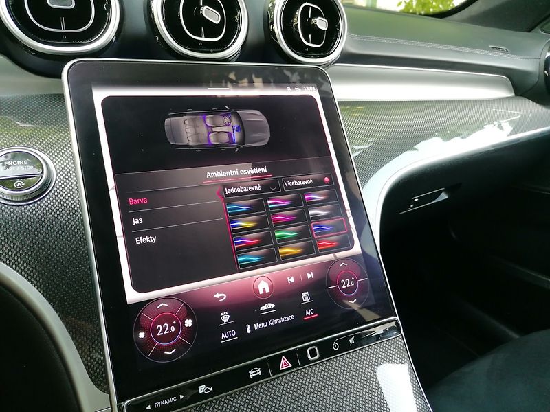 Mercedes-Benz Třídy C (2022) 200 D AMG - fotka 18 z 42