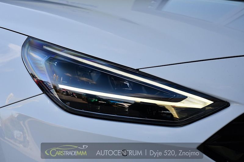 Hyundai i30 1.6CRDi NAVI KAMERA CARPLAY - fotka 47 z 48