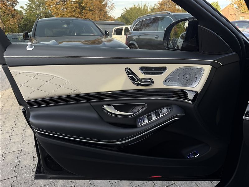 Mercedes-Benz Třídy S 560 4Matic AMG - fotka 23 z 32