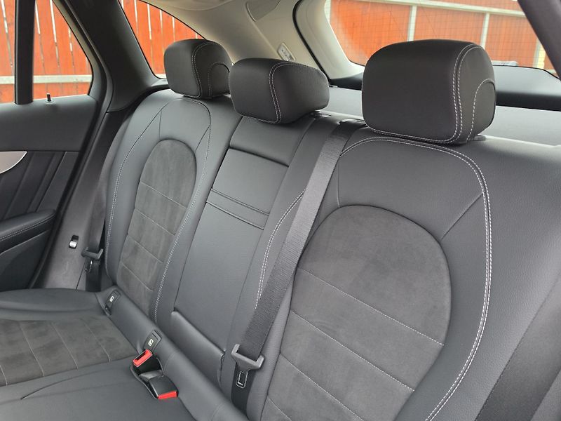 Mercedes-Benz GLC 350CDi 190kW 4MATIC*PANORAMA* - fotka 29 z 53
