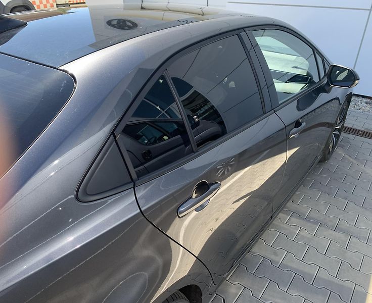 Toyota Corolla SD GR SPORT DYNAMIC 1.8 HEV AT - fotka 29 z 35
