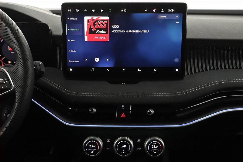 Škoda Superb (2025) 2.0 TDI, Sportline, HUD, Paměť - fotka 9 z 21