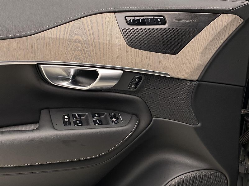 Volvo XC90 B5 AWD DARK PLUS AUT CZ 7m - fotka 29 z 67