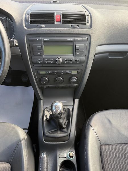 Škoda Octavia 2,0TDI 103kW Elegance BEZ DPF - fotka 32 z 57
