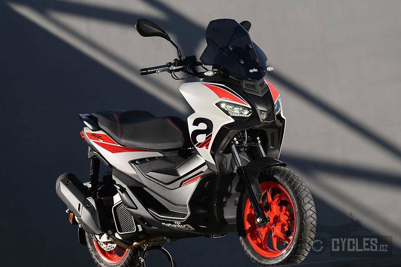 Aprilia SR GT 200 (2026) Sport, 0% navýšení - fotka 10 z 12