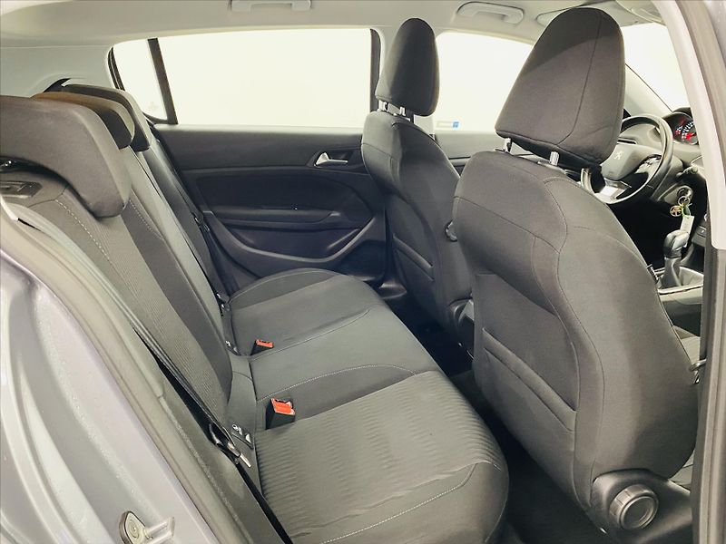 Peugeot 308 1,2 PureTech 60kW Active - fotka 7 z 28