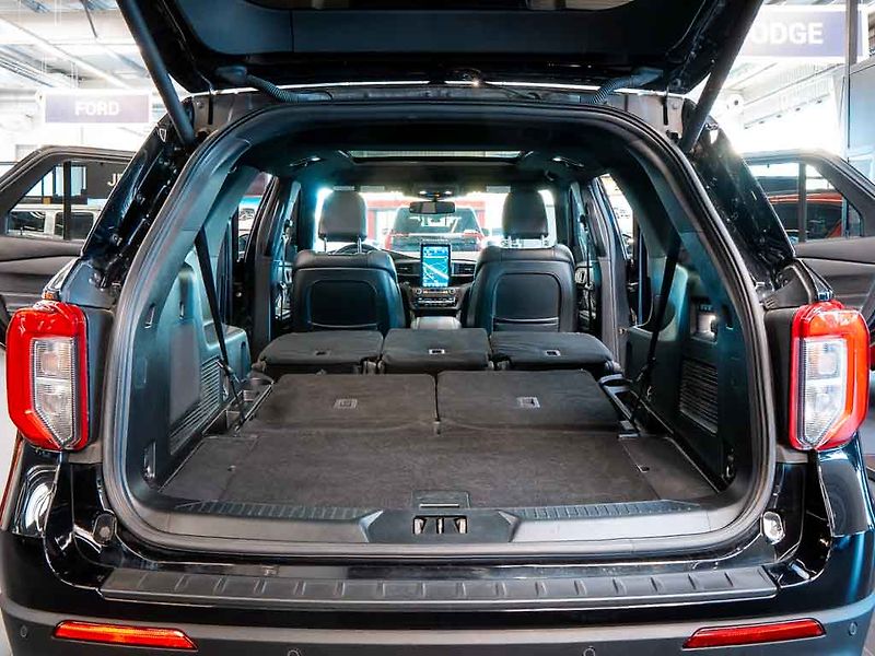 Ford Explorer (2020) 3.0 ST Panorama Masáž sed. 4WD - fotka 8 z 37