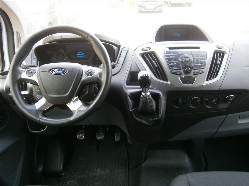 Ford Transit Custom 2,2 TDCI L2H2 KLIMA 9 MÍST - fotka 14 z 26