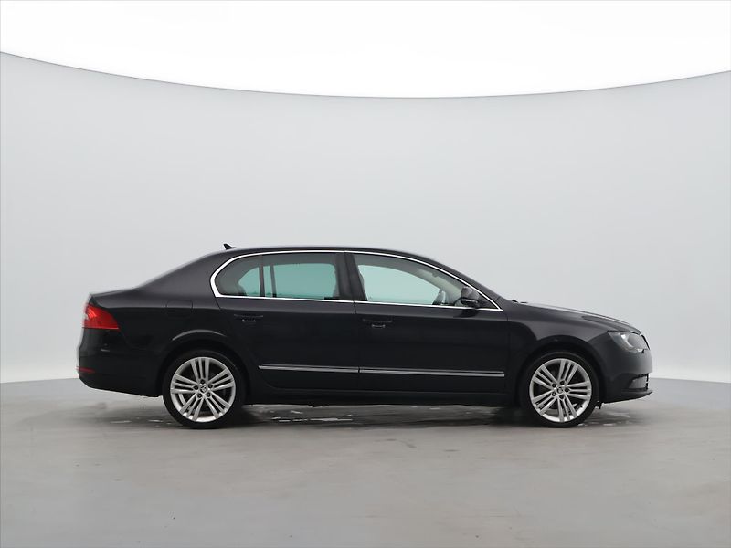 Škoda Superb 2.0 TDI 125kW Elegance CZ - fotka 8 z 26