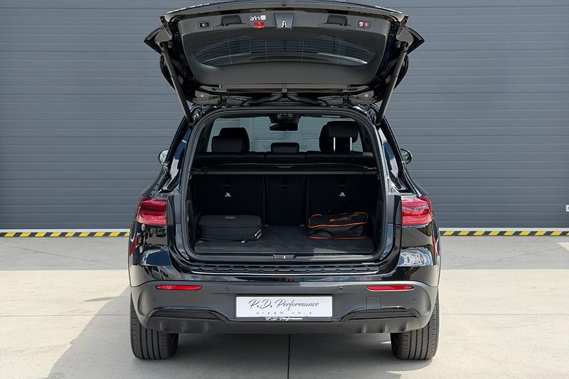 Mercedes-Benz EQB (2025) EQB 300 4Matic AMG Line - fotka 24 z 56