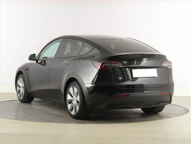 Tesla Model Y (2023) RWD LFP 60kWh, SoH 98% - fotka 4 z 32