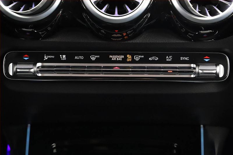 Mercedes-Benz GLB (2024) 200 d 4MATIC - fotka 13 z 20
