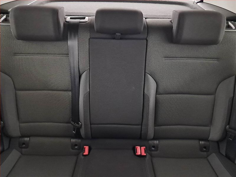 Volkswagen Golf (2013) 1.2 TSI, Serv.kniha, Navi - fotka 10 z 16