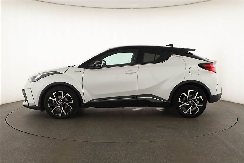 Toyota C-HR (2022) 2.0 Hybrid - fotka 3 z 17