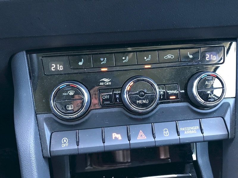 Škoda Karoq (2025) SEL TS 110/1.5 M6F - fotka 27 z 27