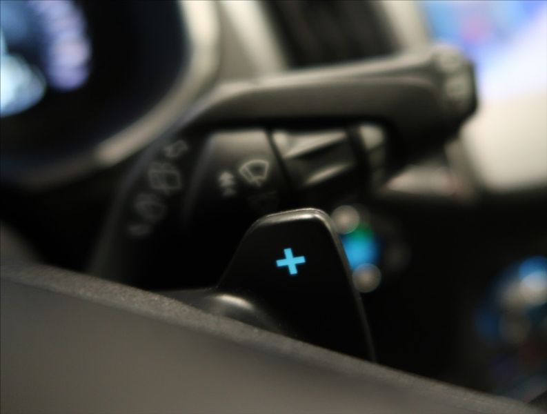 Ford S-MAX 2,0 EcoBlue NAVI KAMERA VÝHŘEV - fotka 17 z 46