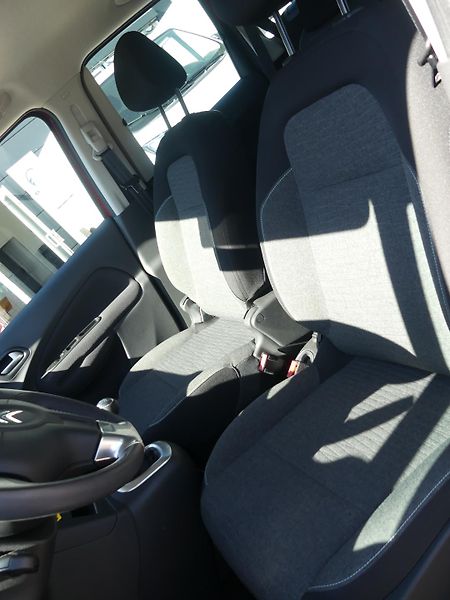 Citroën C3 Picasso (2016) 1,4 VTi MAN5 - fotka 8 z 17