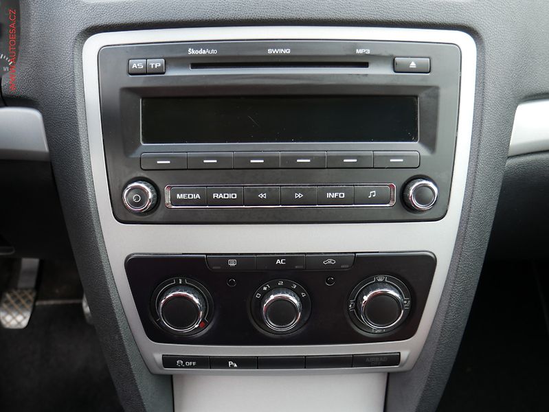 Škoda Octavia (2011) 1.2TSi, 2.maj,ČR, Ambition - fotka 14 z 15