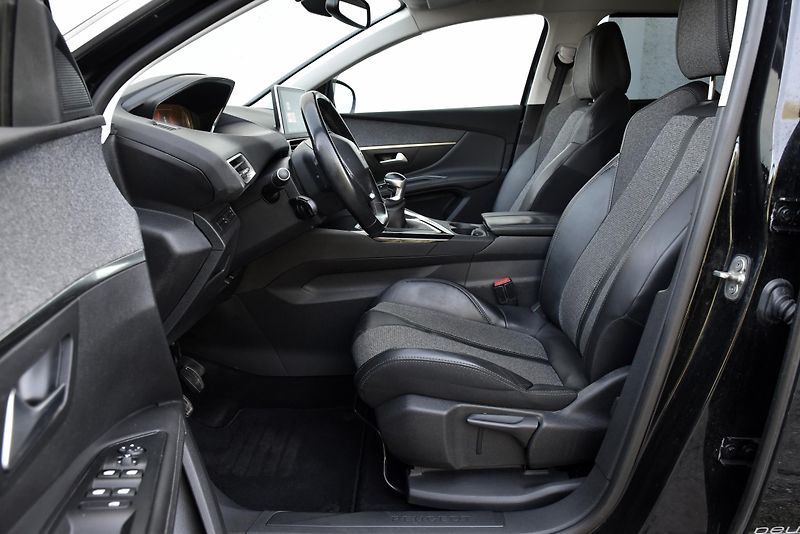 Peugeot 5008 2.0 HDi,7MÍST,LED,NAVI,KAMERA - fotka 8 z 50