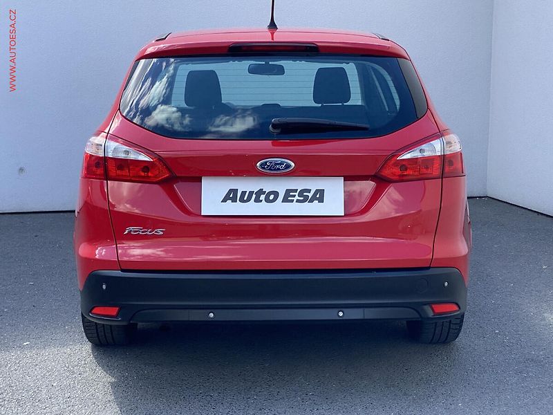 Ford Focus (2012) 1.6i, ČR, AC, park.čidla - fotka 5 z 15