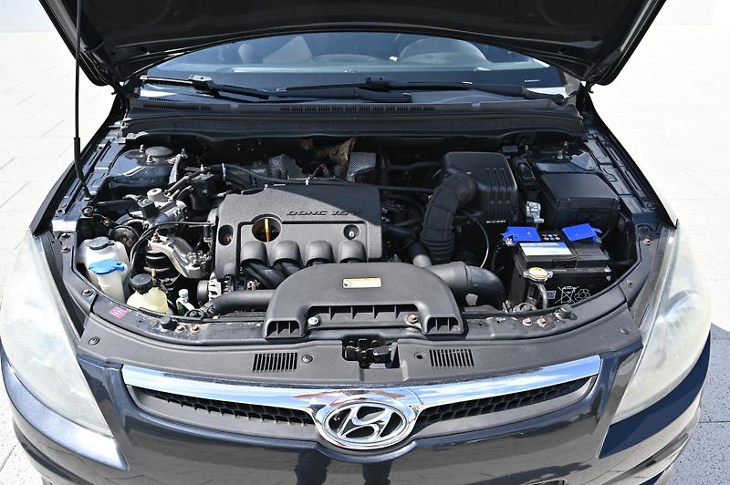 Hyundai i30 1.4 80KW Edition+  LPG 6/2010 - fotka 31 z 36