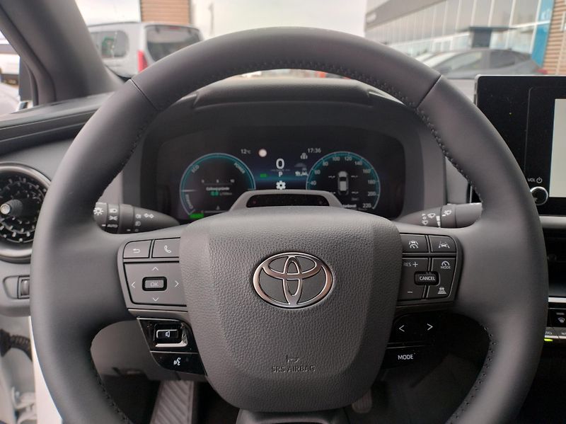 Toyota C-HR (2026) 1.8 FHEV COMFORT BUSINESS+ - fotka 8 z 13