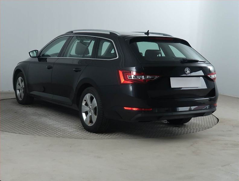 Škoda Superb (2018) Style 2.0 TDI, Automat, Kůže - fotka 4 z 15
