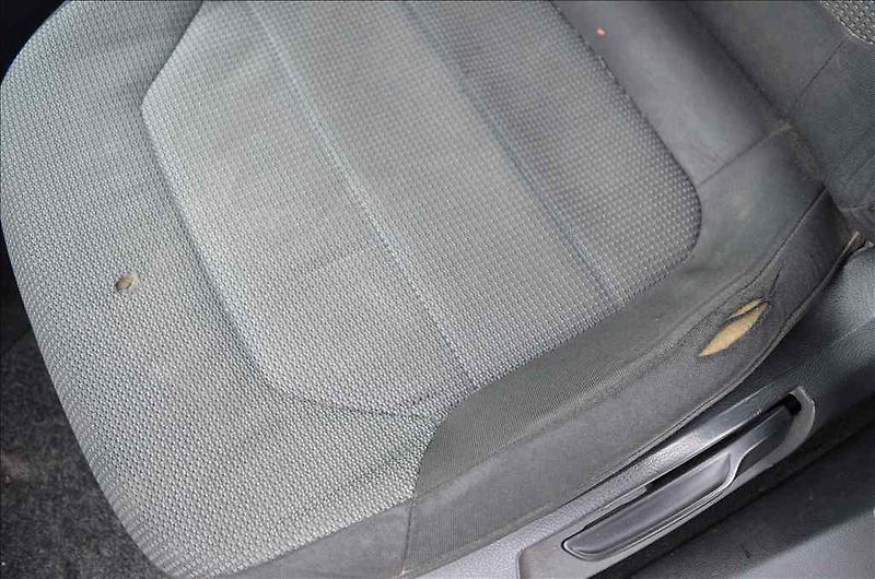 Volkswagen Passat (2012) VARIANT 1,6 TDI - fotka 28 z 35