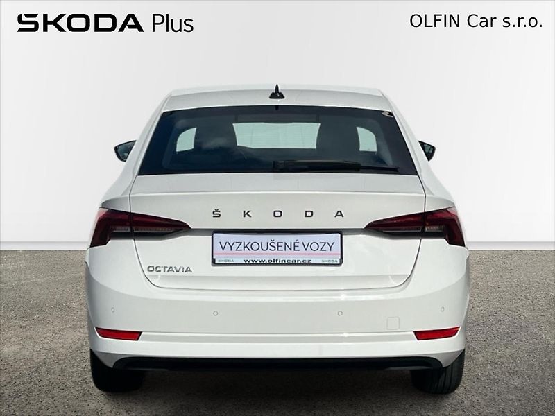 Škoda Octavia 2,0 TDi 85kW AMBITION PLUS - fotka 9 z 24