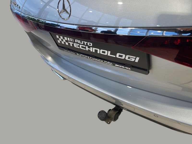 Mercedes-Benz Třídy E (2024) E 300 de 4MATIC kombi - fotka 21 z 21