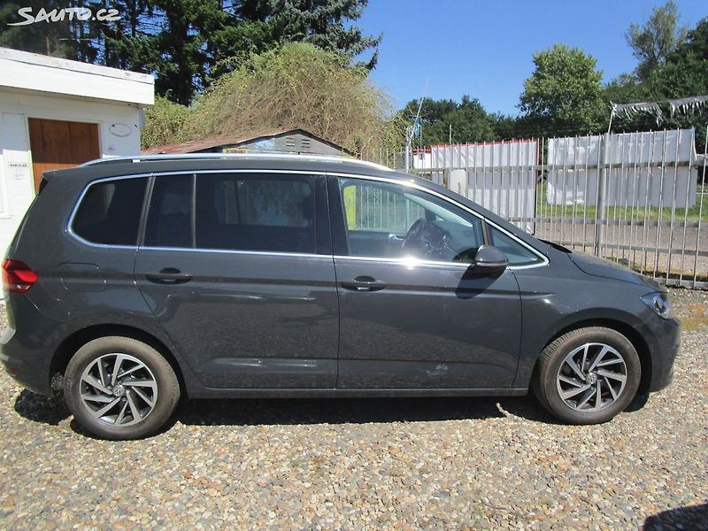 Volkswagen Touran 1,5TSI-110KW-7-MÍSTNÝ-NOVÁ STK - fotka 7 z 28