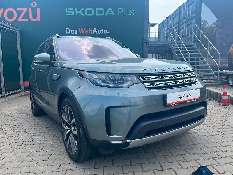 Land Rover Discovery (2017) 3.0 TDV6 HSE - fotka 15 z 21