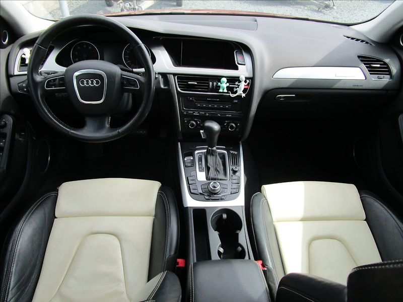 Audi A4 3.0FSi V6 Quattro S-Line - fotka 8 z 49