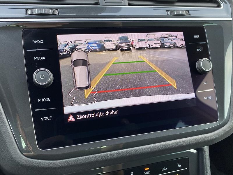 Volkswagen Tiguan 2,0 TDI 110 kW DSG Life - fotka 18 z 28