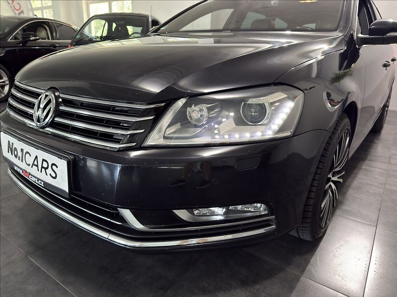 Volkswagen Passat 2,0   TDI DSG HIGHLINE BIXEN - fotka 34 z 42