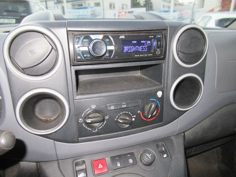 Citroën Berlingo (2014) 1,6Hdí 3místné - fotka 8 z 9