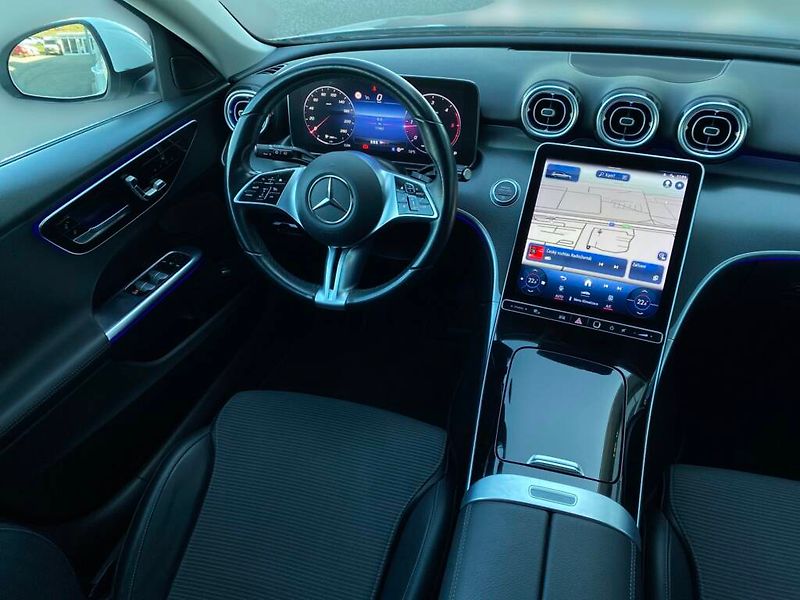Mercedes-Benz Třídy C (2021) C 220 d 4MATIC kombi - fotka 13 z 28