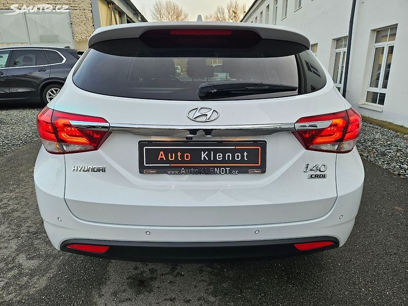 Hyundai i40 100kW VÝHŘEV KAMER DPH - fotka 6 z 44